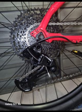 Trek Caliber X8 roja