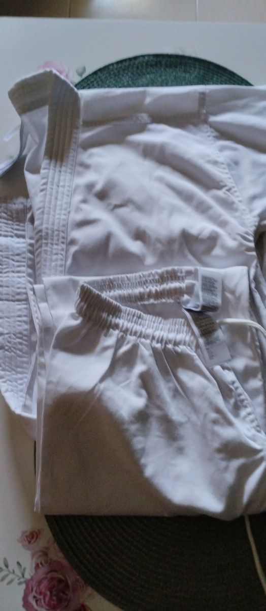 Kimono Artes Marciales blanco