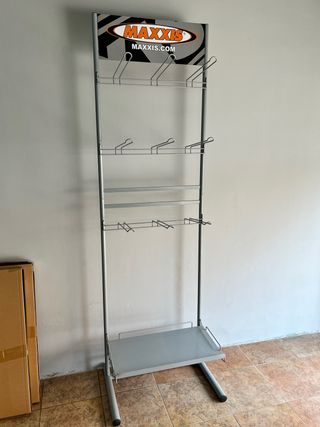 Expositor Maxxis para tienda bicicletas