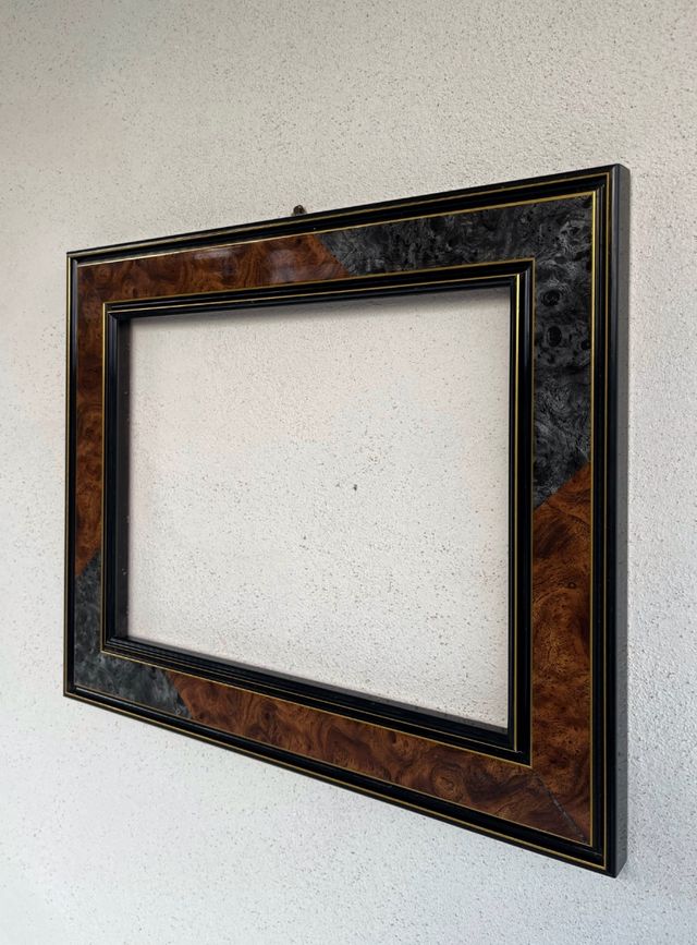 Cornice legno marmo nero marrone