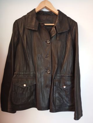 Chaqueta negra piel y chaleco de pelo
