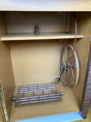 Máquina de coser Singer antigua 1915 con mueble