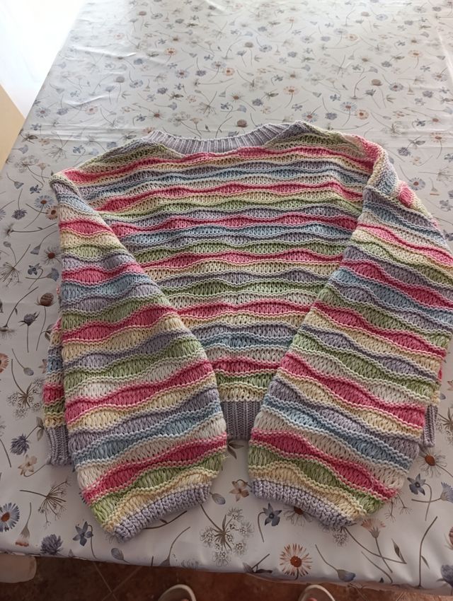 Chaqueta multicolor a crochet