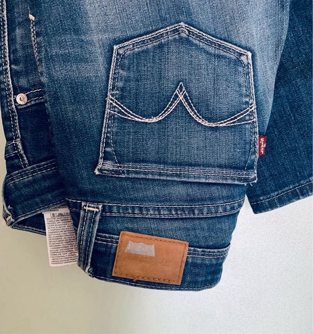 Vaqueros Levis 511 azul oscuro