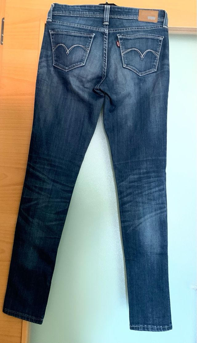 Vaqueros Levis 511 azul oscuro