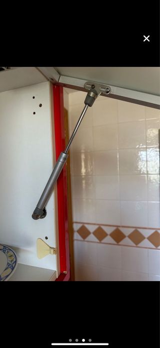 Amortiguadores gas puerta cocina