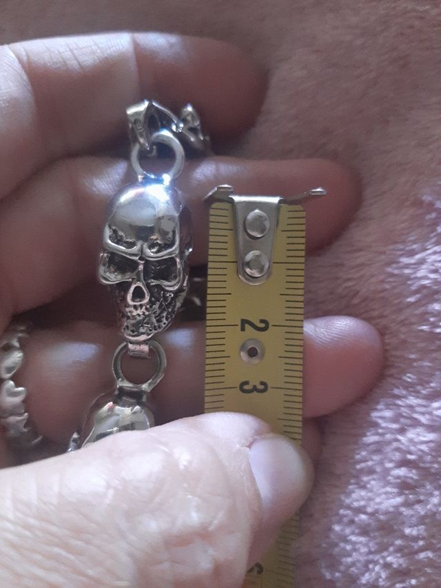 Cadena Calaveras para cartera con cierre de mosque