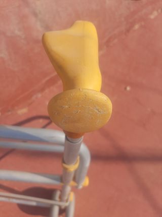 Andador con ruedas plegable