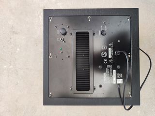 Caja Subwoofer Yamaha 8" - Negro