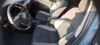 Toyota Auris 2015