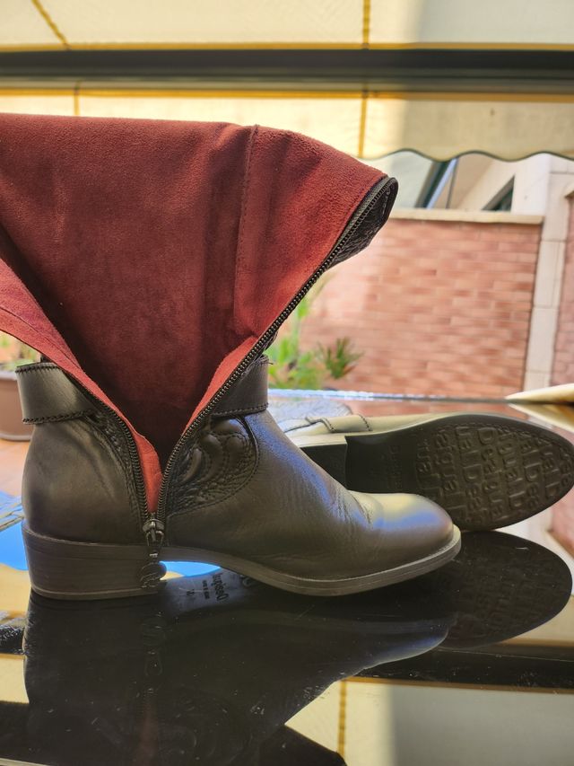 3X2
Botas Desigual negras, talla 37