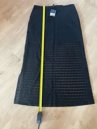 Falda negra crochet Massimo Dutti L