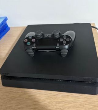 PS4 (PlayStation 4) negra - Impecable