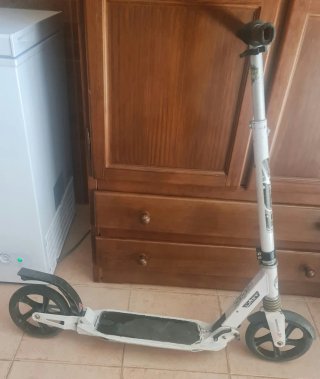 2 Patinete 100 de alto y frenos en la rueda traser