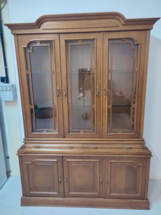 Vitrina antigua de madera
