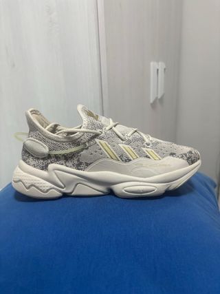 adidas Ozweego - Beige/Blanco