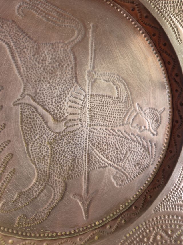 Dos Platos de cobre repujado - Caballeros