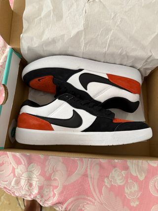 Zapatillas Nike SB - rojas y blancas