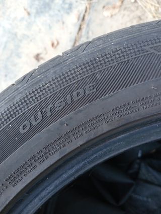 Vendo 2 peneumatici per auto misure 225/50R 1794W