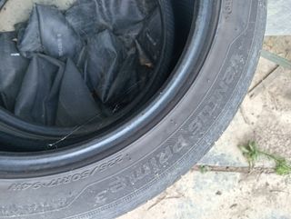 Vendo 2 peneumatici per auto misure 225/50R 1794W