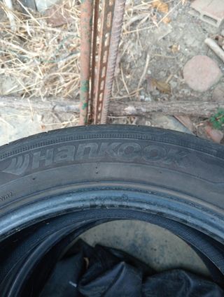 Vendo 2 peneumatici per auto misure 225/50R 1794W