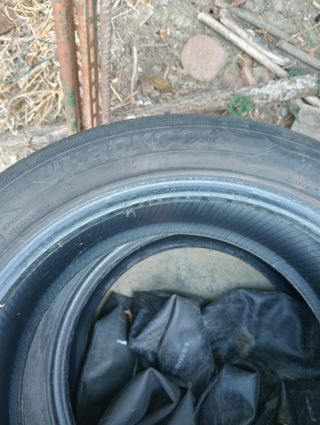 Vendo 2 peneumatici per auto misure 225/50R 1794W