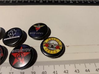 6 Chapas Musicales - Oasis, Rammstein...