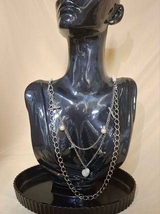 Collana multifilo con ciondolo a cuore
