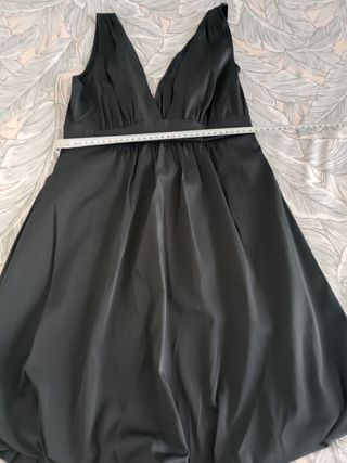 Vestido negro pichi abullonado