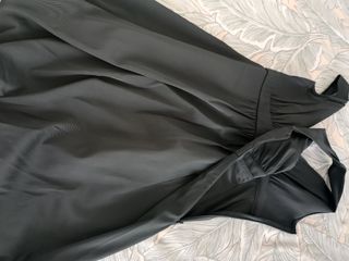 Vestido negro pichi abullonado