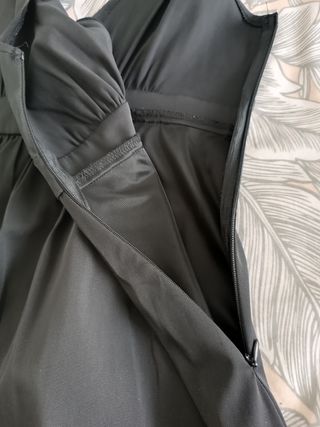 Vestido negro pichi abullonado