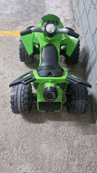 Quad eléctrico Injusa para niños