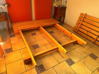 Base cama  de madera maciza ideal para futón.