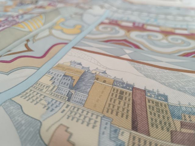 Foulard Hermes 2009 "La Femme aux Semelles de vent