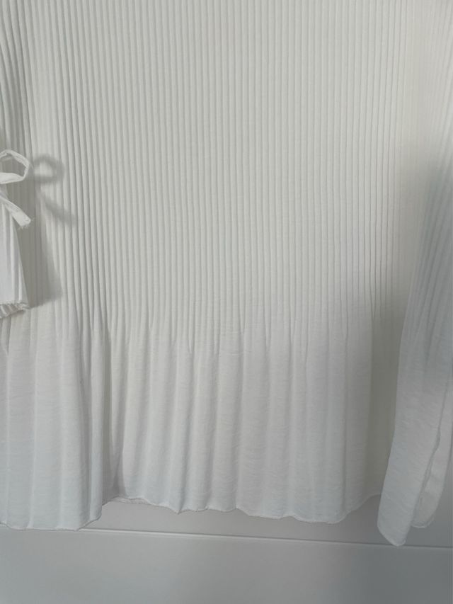Blusa blanca plisada