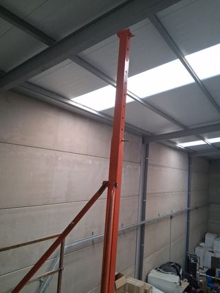 Motor elevador eléctrico con jaula