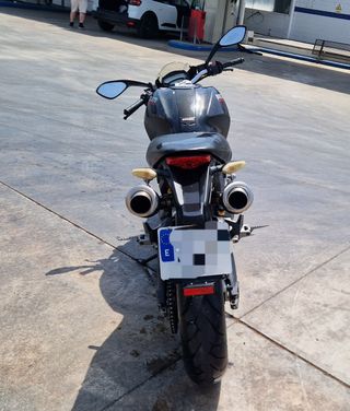 Ducati Monster 696 p