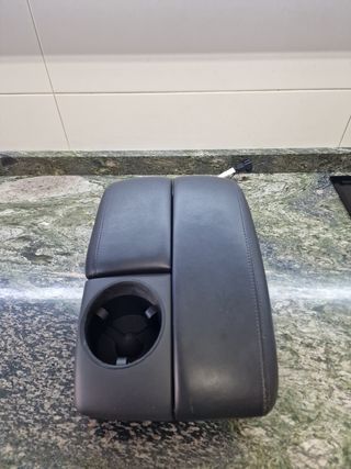 Reposabrazos Audi Q7 Ref: 4L0 971 178 - Negro