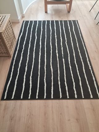 Alfombra Ikea rayas blanco-negro
