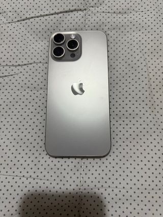 iPhone 16 Pro Max - Como nuevo