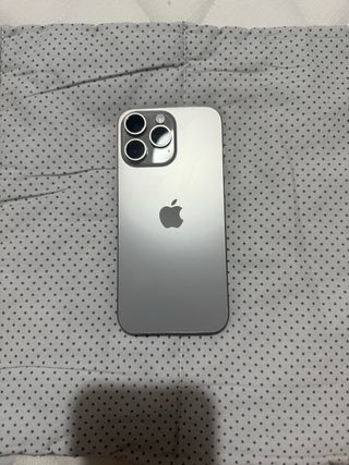 iPhone 16 Pro Max - Como nuevo