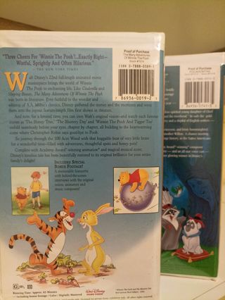 2 Películas Disney VHS: Pocahontas y Winney Pooh