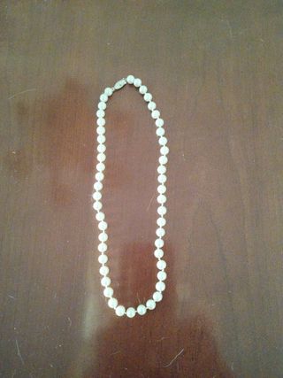 Collar perlas blancas
