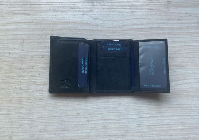 Carteras con piel azul marina,nuevo