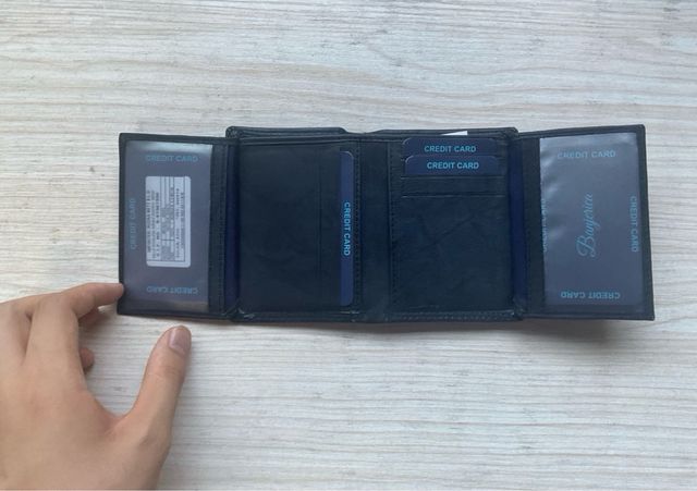 Carteras con piel azul marina,nuevo