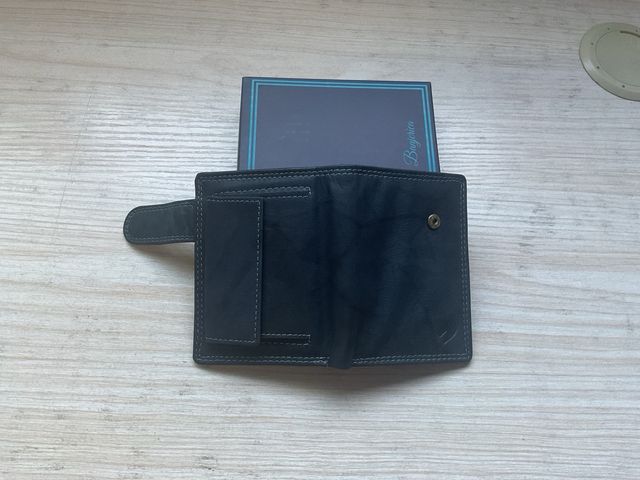 Carteras con piel azul marina,nuevo