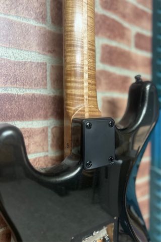 Guitarra Custom SuperStrat tipo Charvel