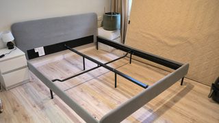 Somier Ikea SLATTUM 160x200cm gris.