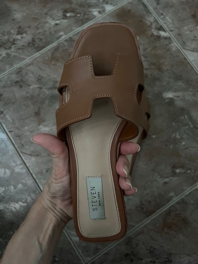 Sandalias planas Steven New York marrón