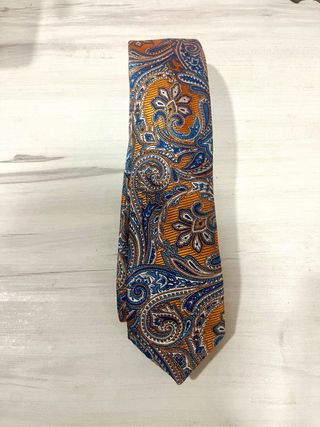 Corbata Paisley naranja y azul